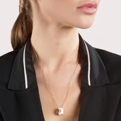 Damiani collierino D.Icon ceramica bianca 20045905 indossato